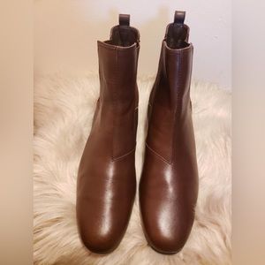 H by Halston Brown Leather Alison Gored Chelsea Mod Ankle Boot 11 slightly used